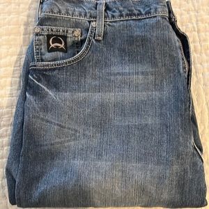 Like new 40x32 Cinch Black Label 2.0. Worn less than 10 times.